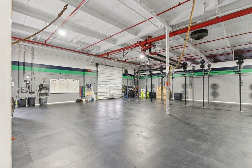 More Photos Of 248 State St, Ellsworth Department Store For Sale