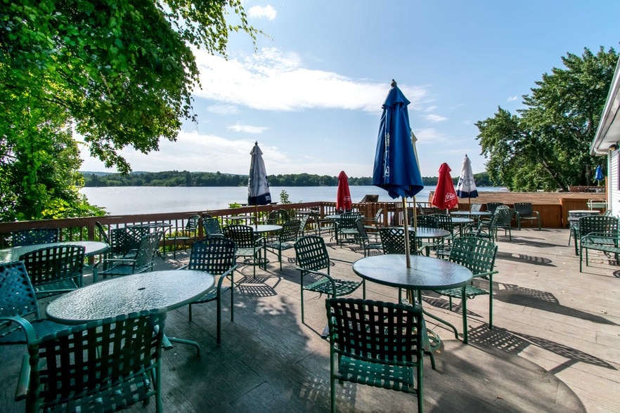 More Photos Of 141 Congamond Rd, Southwick Restaurant For Lease