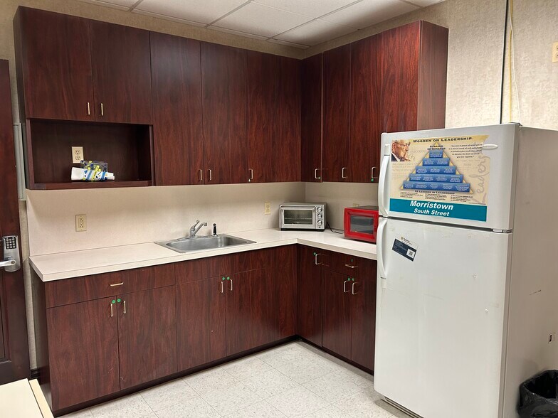 More Photos Of 151 South St, Morristown Storefront For Lease