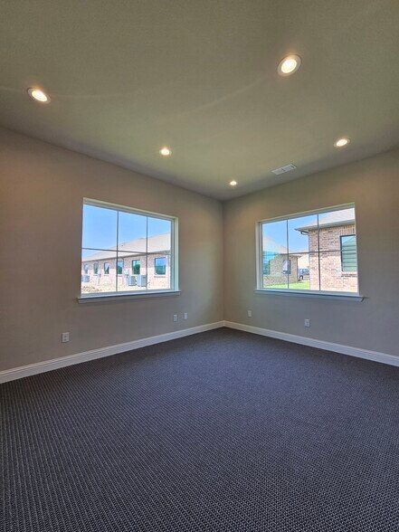 More Photos Of 2601 Little Elm Pky, Little Elm Office For Sale