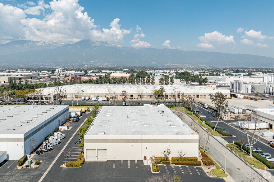 More Photos Of 11383 Newport Dr, Rancho Cucamonga Warehouse For Lease