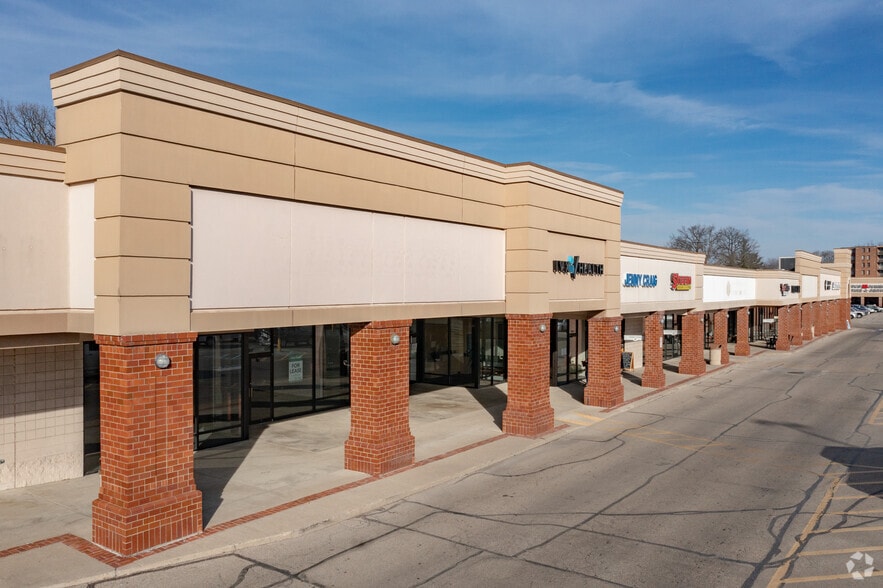 More Photos Of 3800-3838 Paxton Ave, Cincinnati Unknown For Lease