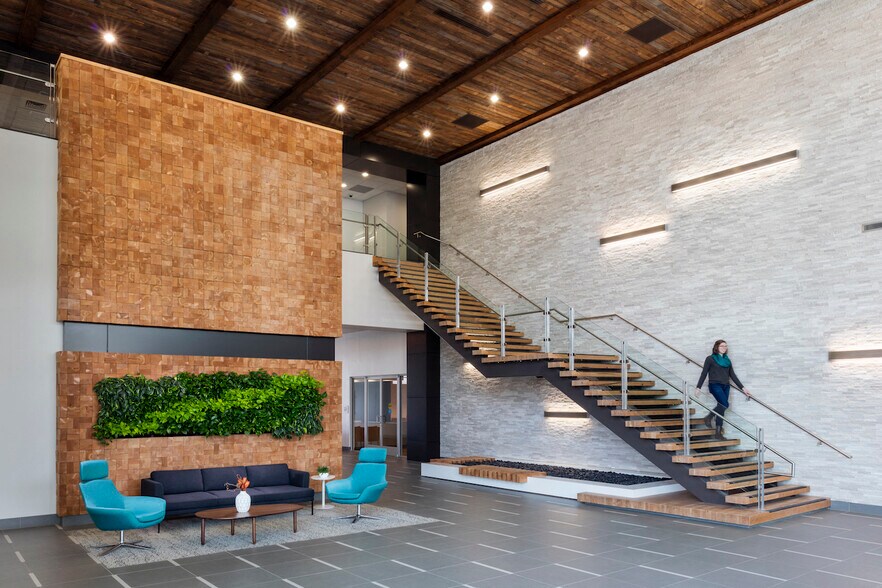 More Photos Of 8 City Blvd, Nashville Office For Lease