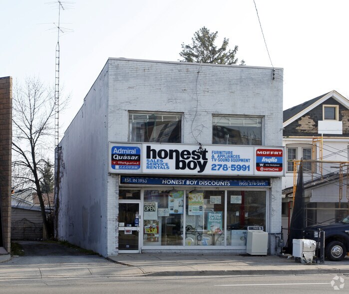 Primary Photo Of 620 Lakeshore Rd E, Mississauga Storefront For Sale