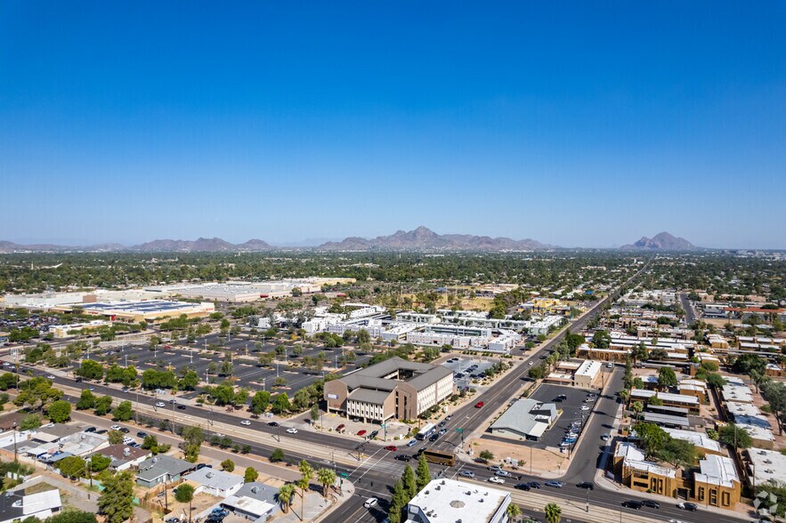 More Photos Of 5501 N 19th Ave, Phoenix Medical For Lease
