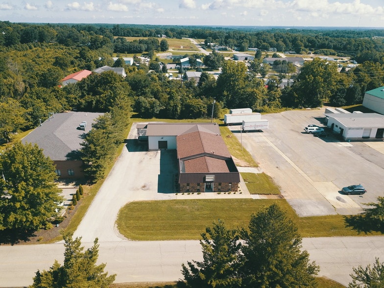 More Photos Of 2282 W Industrial Park Dr, Bloomington Industrial For Lease