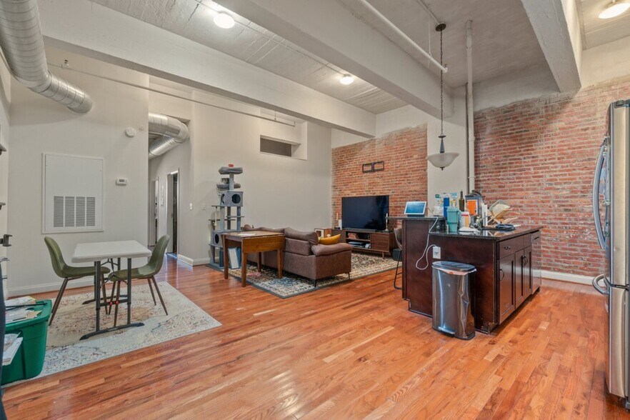 More Photos Of 311-313 W Baltimore St, Baltimore Apartments For Sale