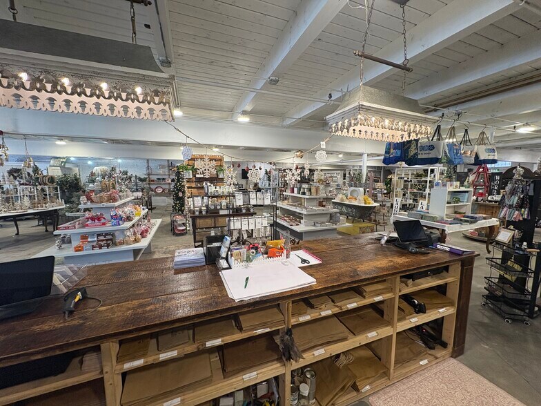 More Photos Of 81 Elm St, Biddeford Freestanding For Sale