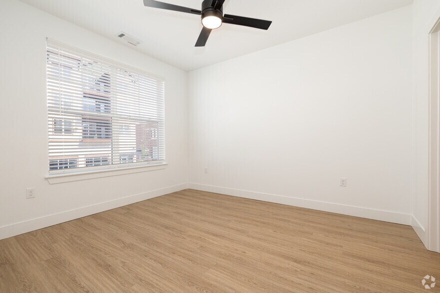 More Photos Of 2291 Mercantile St, Castle Rock Apartments For Lease