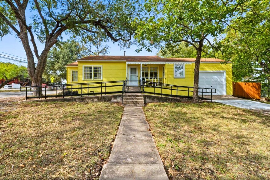 More Photos Of 2710 Manor Rd, Austin Office For Sale