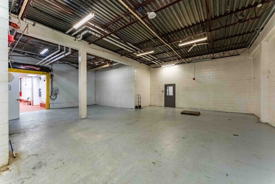 More Photos Of 500 Barrydowne Rd, Sudbury Manufacturing For Sale