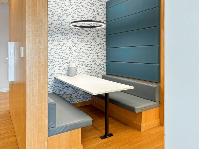 More Photos Of 5550 Wild Rose Ln, West Des Moines Coworking Space