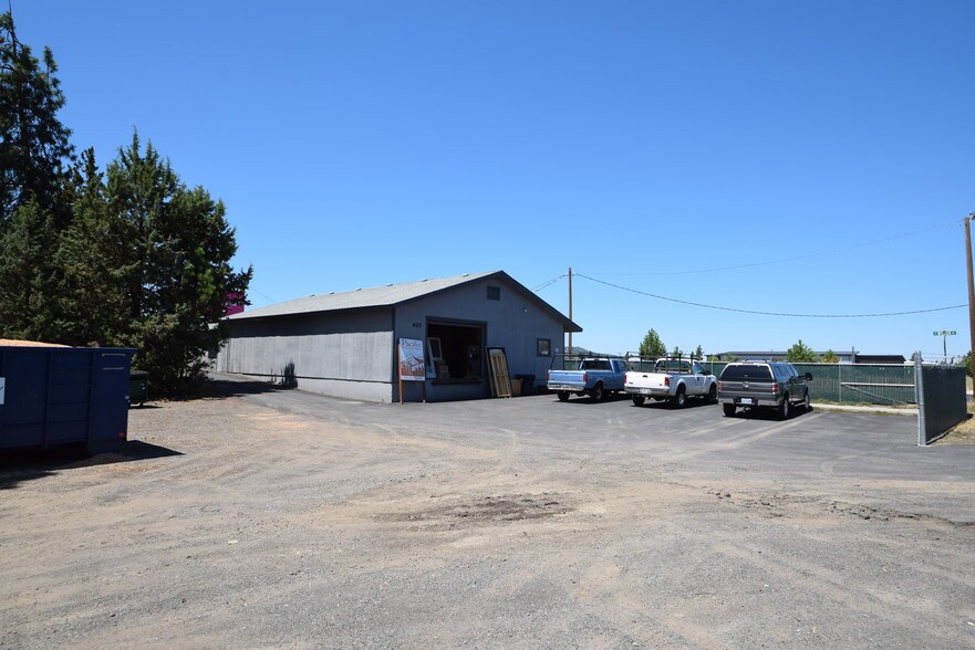 More Photos Of 625 SE 9th St, Bend Warehouse For Sale