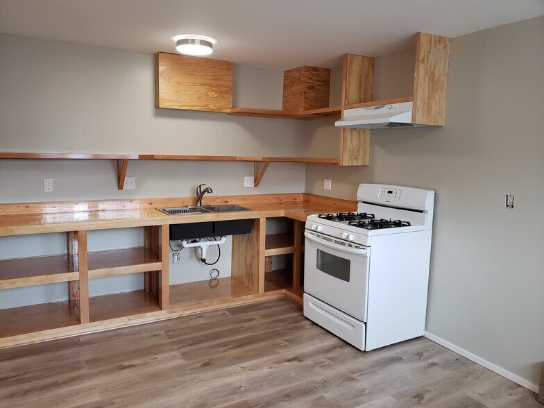 More Photos Of 6476 Kootenai St, Bonners Ferry Apartments For Sale