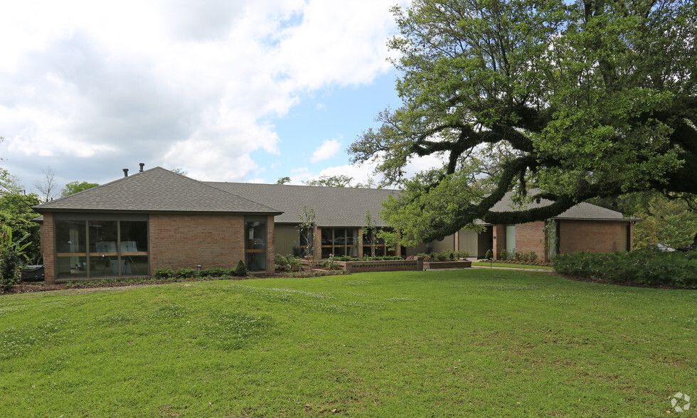 Primary Photo Of 7330 Highland Rd, Baton Rouge Coworking Space