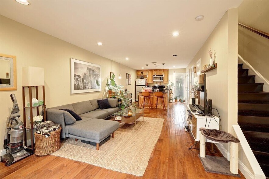 More Photos Of 1911 Lightsey Rd, Austin Apartments For Sale