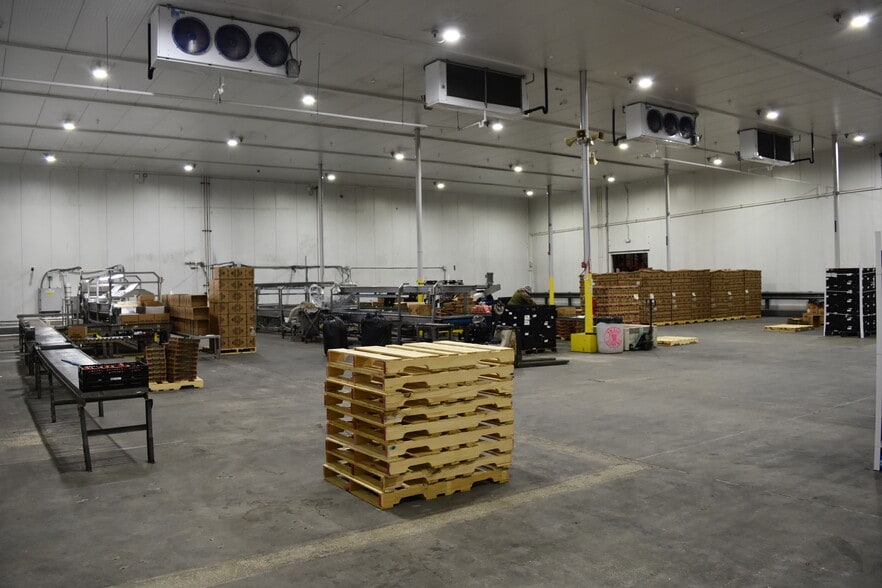 More Photos Of 4006 N Airport Rd, Plant City Warehouse For Sale