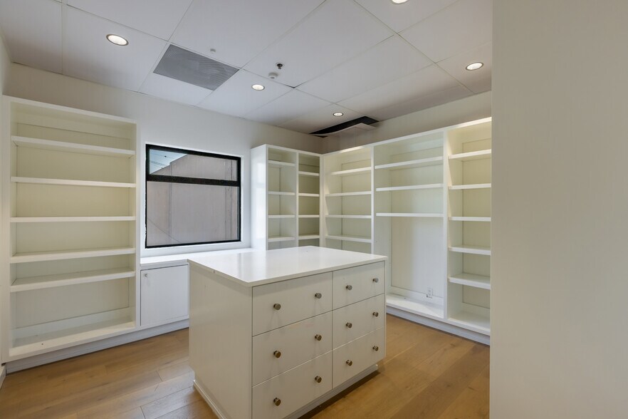 More Photos Of 3058 N Lima St, Burbank Warehouse For Sale