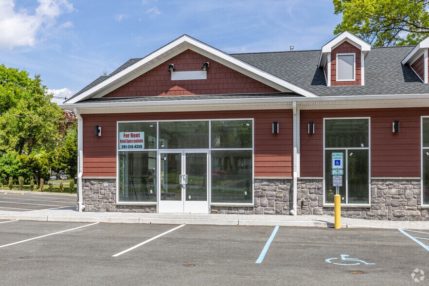 More Photos Of 1684 Springfield Ave, New Providence Storefront Retail Office For Lease