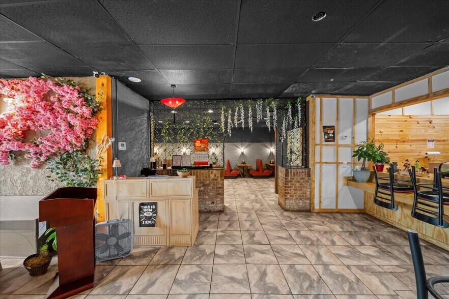 More Photos Of 111 Middleton Way, Greer Restaurant For Sale