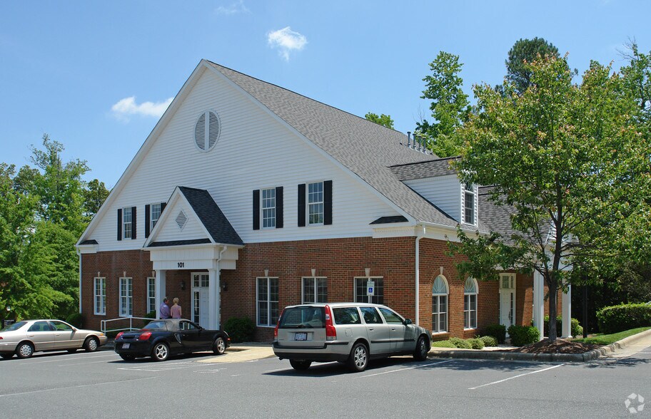 More Photos Of 101 Market St, Chapel Hill Office For Lease