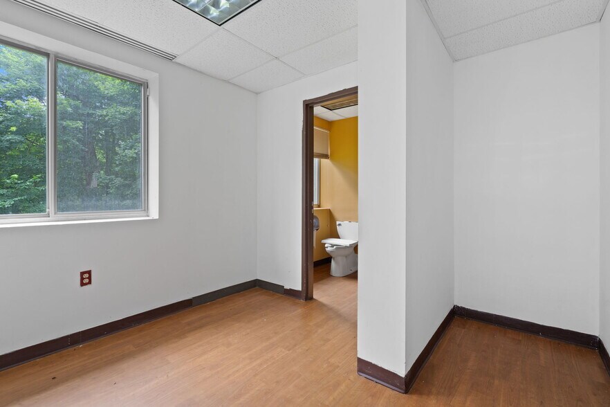 More Photos Of 4 Corwin Ct, Newburgh Medical For Sale