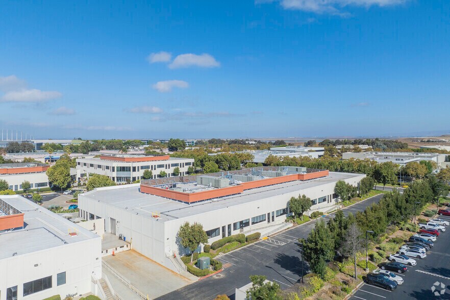 More Photos Of 140 Baytech Dr, San Jose Research And Development For Lease