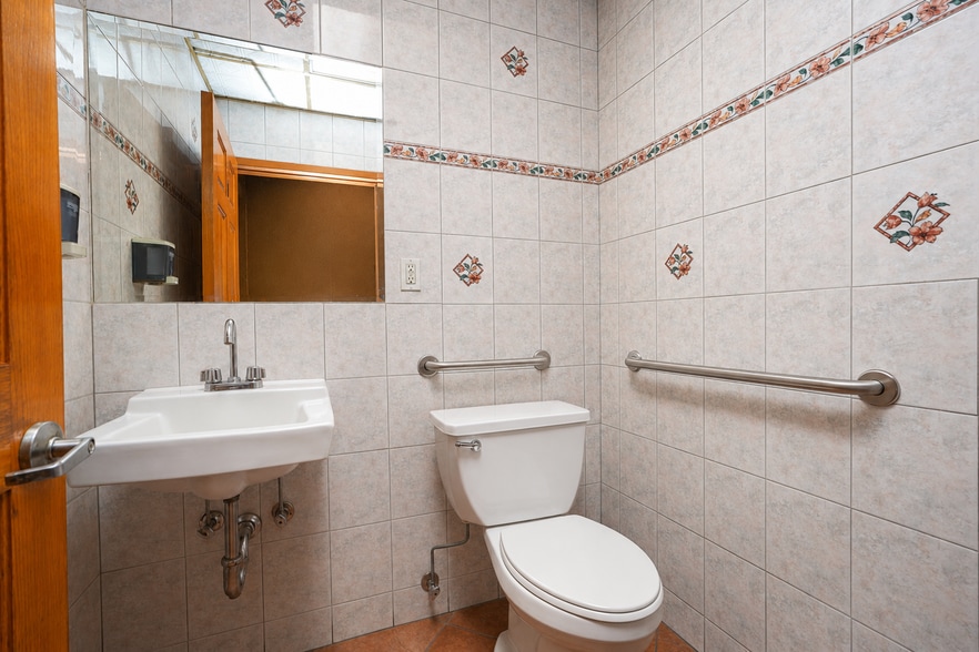 More Photos Of 9218 4th Ave, Brooklyn Flex For Sale