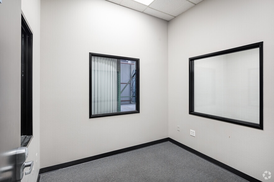 More Photos Of 3731 Warner Ave, Santa Ana Warehouse For Lease