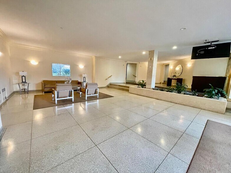 More Photos Of 10025 Queens Blvd, Forest Hills Apartments For Sale