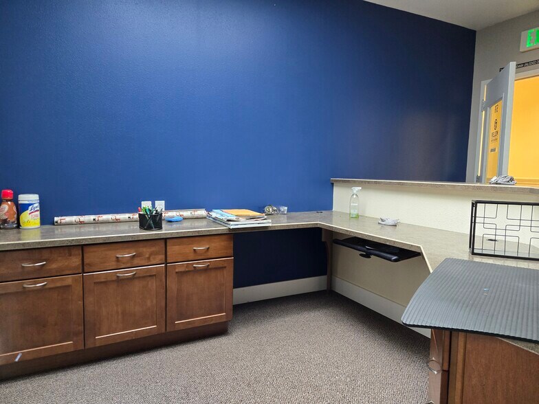 More Photos Of 568-578 N 5th Ave, Sequim Medical For Lease