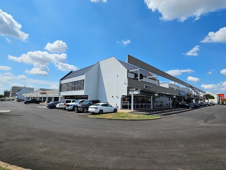 More Photos Of 8800-8856 Broadway St, San Antonio Unknown For Lease