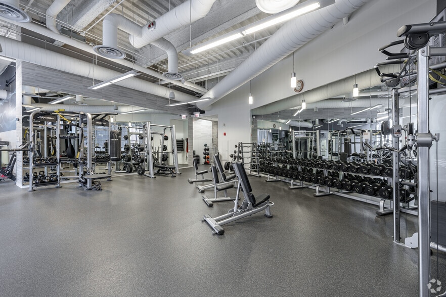 More Photos Of 155 N Wacker Dr, Chicago Office For Lease