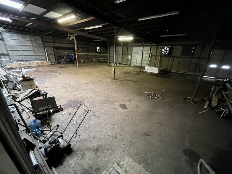 More Photos Of 2689 Livingston Rd, Jackson Warehouse For Sale