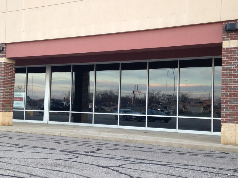 More Photos Of 825 Cleveland St, Elyria General Retail For Sale