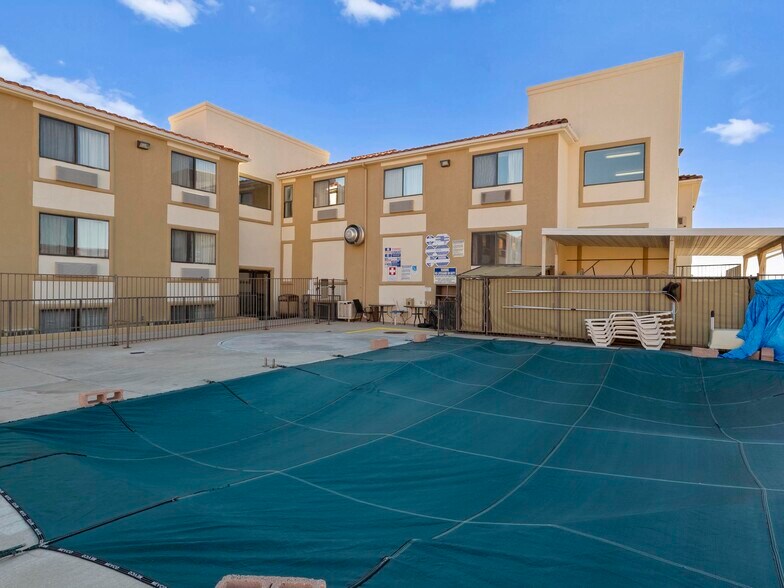 More Photos Of 815 E Hwy 89, Kanab Hotel For Sale