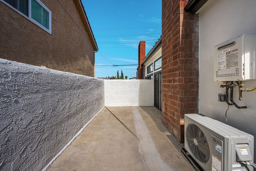 More Photos Of 4981 Pearce St, Huntington Beach Apartments For Sale