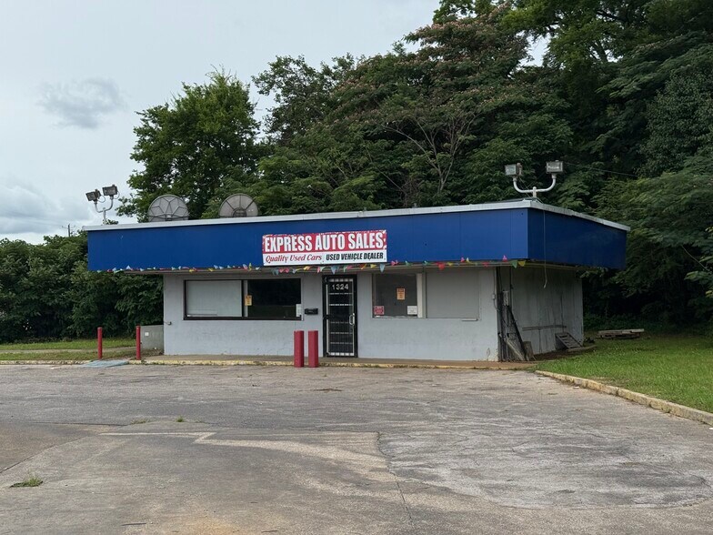 Primary Photo Of 1324 Bessemer Rd, Birmingham Convenience Store For Sale