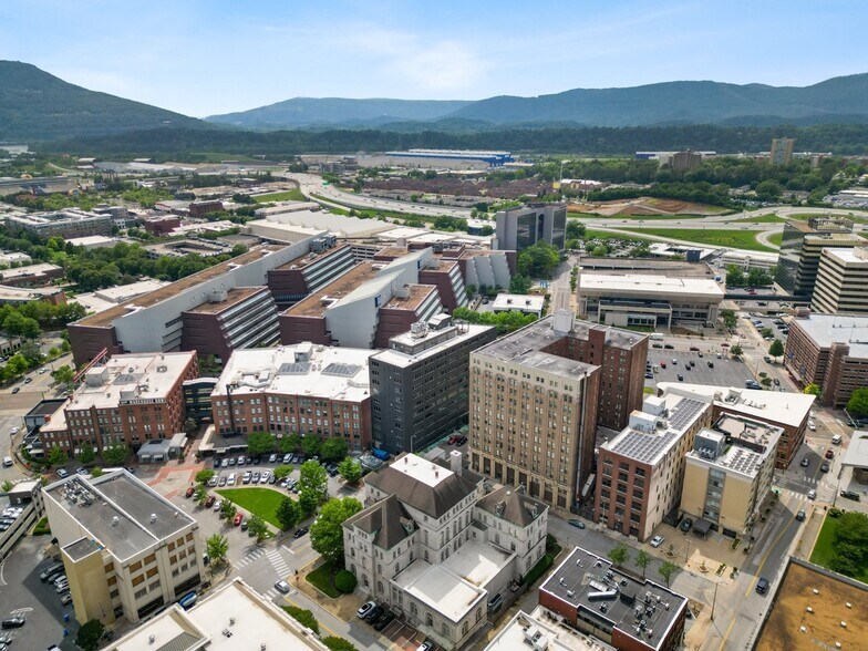 More Photos Of 1100 Market St, Chattanooga Office For Sale