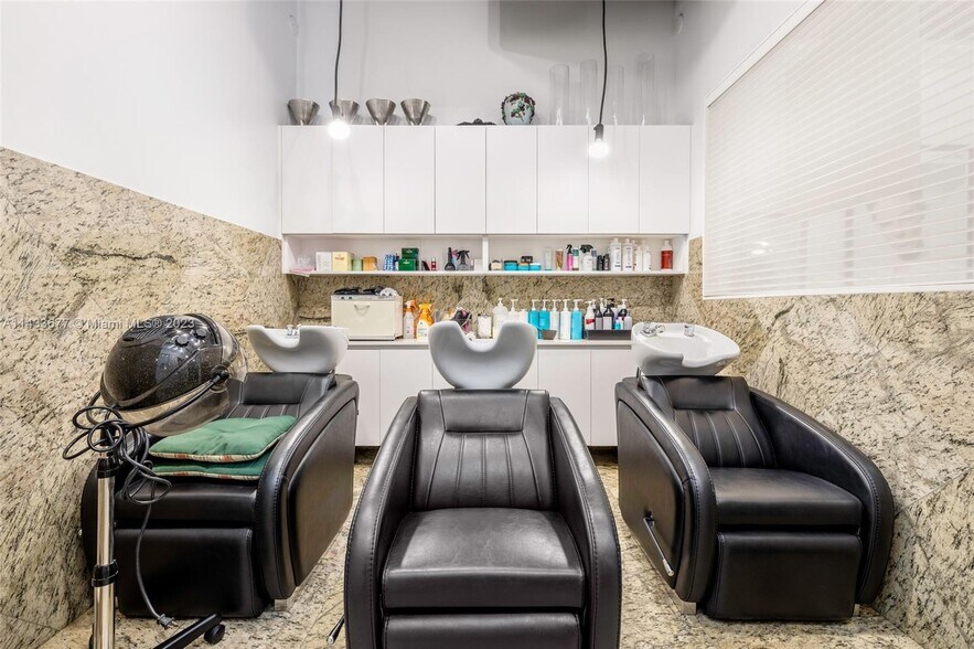 More Photos Of 520 Biltmore Way, Coral Gables Storefront Retail Office For Lease