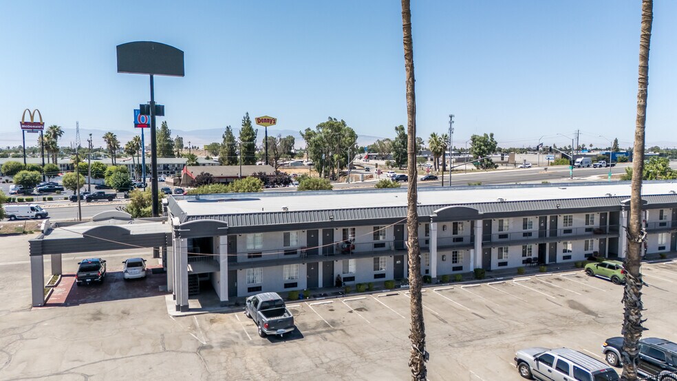 More Photos Of 2700 White Ln, Bakersfield Apartments For Sale