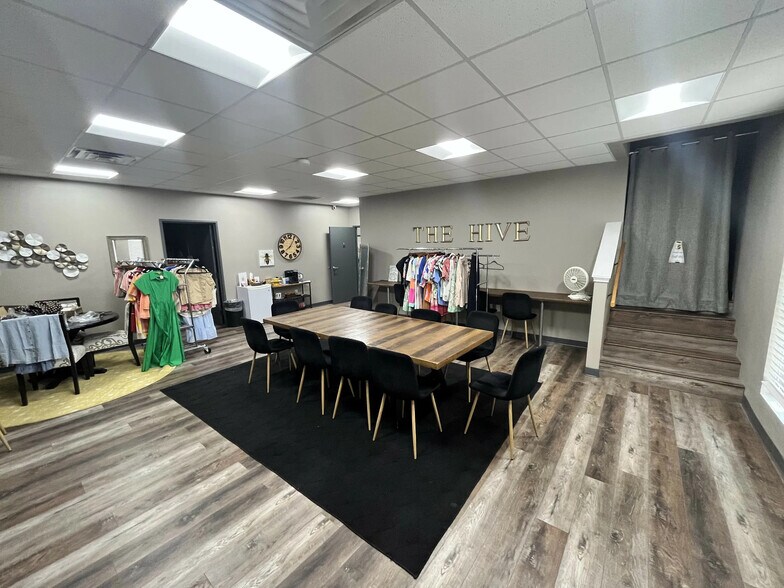 More Photos Of 551 N Valley Pky, Lewisville Office For Sale