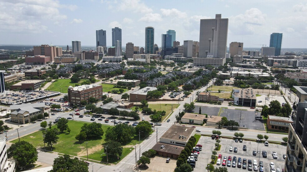 More Photos Of 900 Summit Ave, Fort Worth Office For Lease