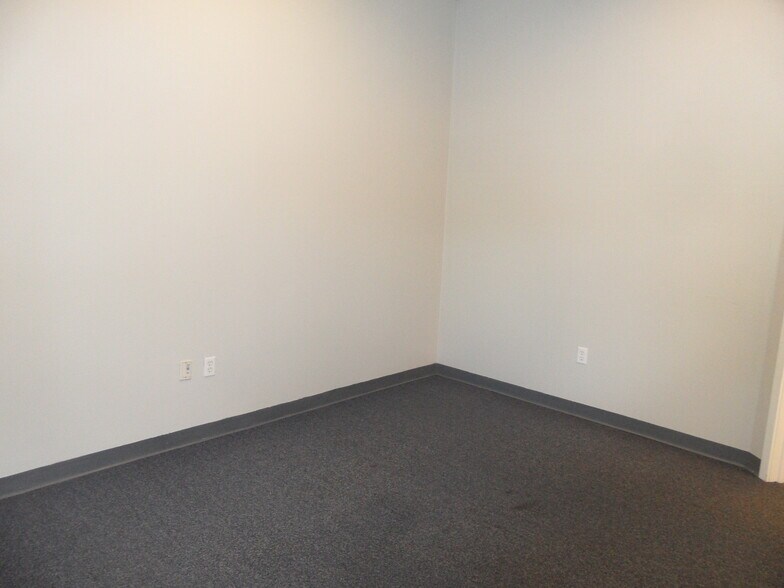 More Photos Of 1507 Park Center Dr, Orlando Office For Lease