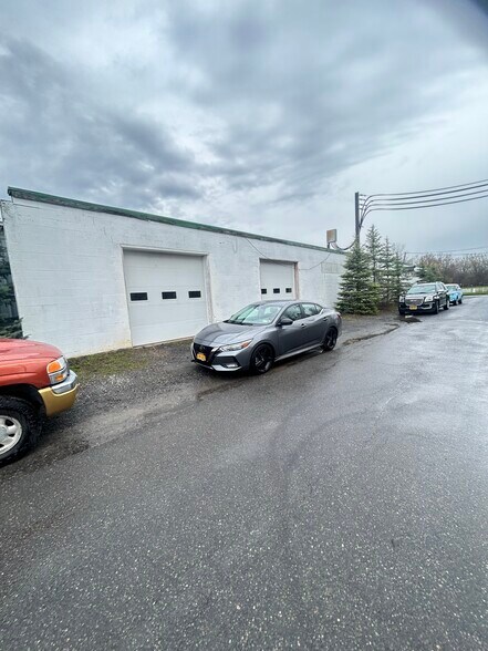 More Photos Of 51 Central Ave, Geneva Manufacturing For Lease