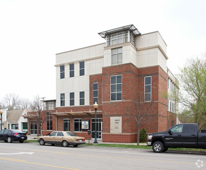 More Photos Of 1008 New Hampshire St, Lawrence Office For Lease