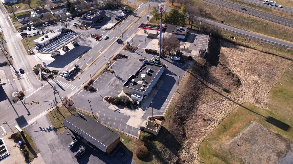 More Photos Of 172 W Old Cross Rd, New Market Fast Food For Lease