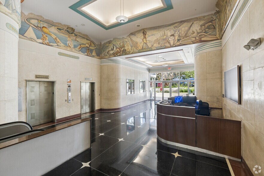 More Photos Of 420 Lincoln Rd, Miami Beach Loft Creative Space For Lease