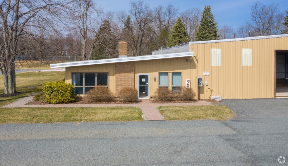 More Photos Of 37 Colonel Lindbergh Ln, Moscow Airport For Sale