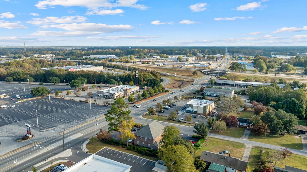 More Photos Of 706 N Berkeley Blvd, Goldsboro Freestanding For Sale